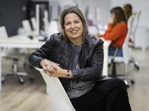 Entrevista a María Sasot en Heraldo de Aragón: «Las mujeres aportamos talento, somos sensibles y cuidamos de los que trabajan con nosotras»
